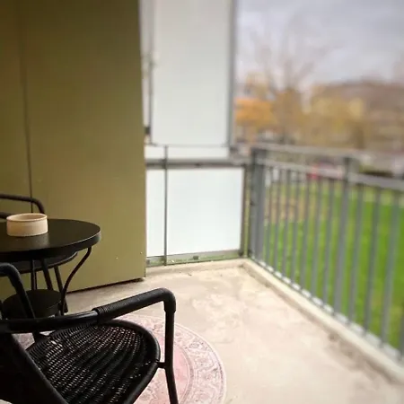 Appartement Moeblierte Einzimmerwohnung Mit Balkon *