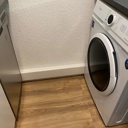 Moeblierte Einzimmerwohnung Mit Balkon Apartment Hannover